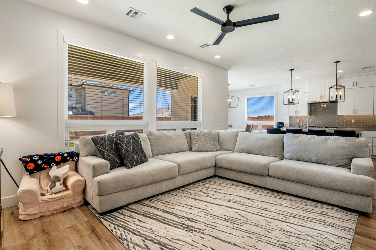 1051 S High Mesa CIR St George, UT 84790 home for sale, MLS#25-263449 - Erika Rogers Photo 11