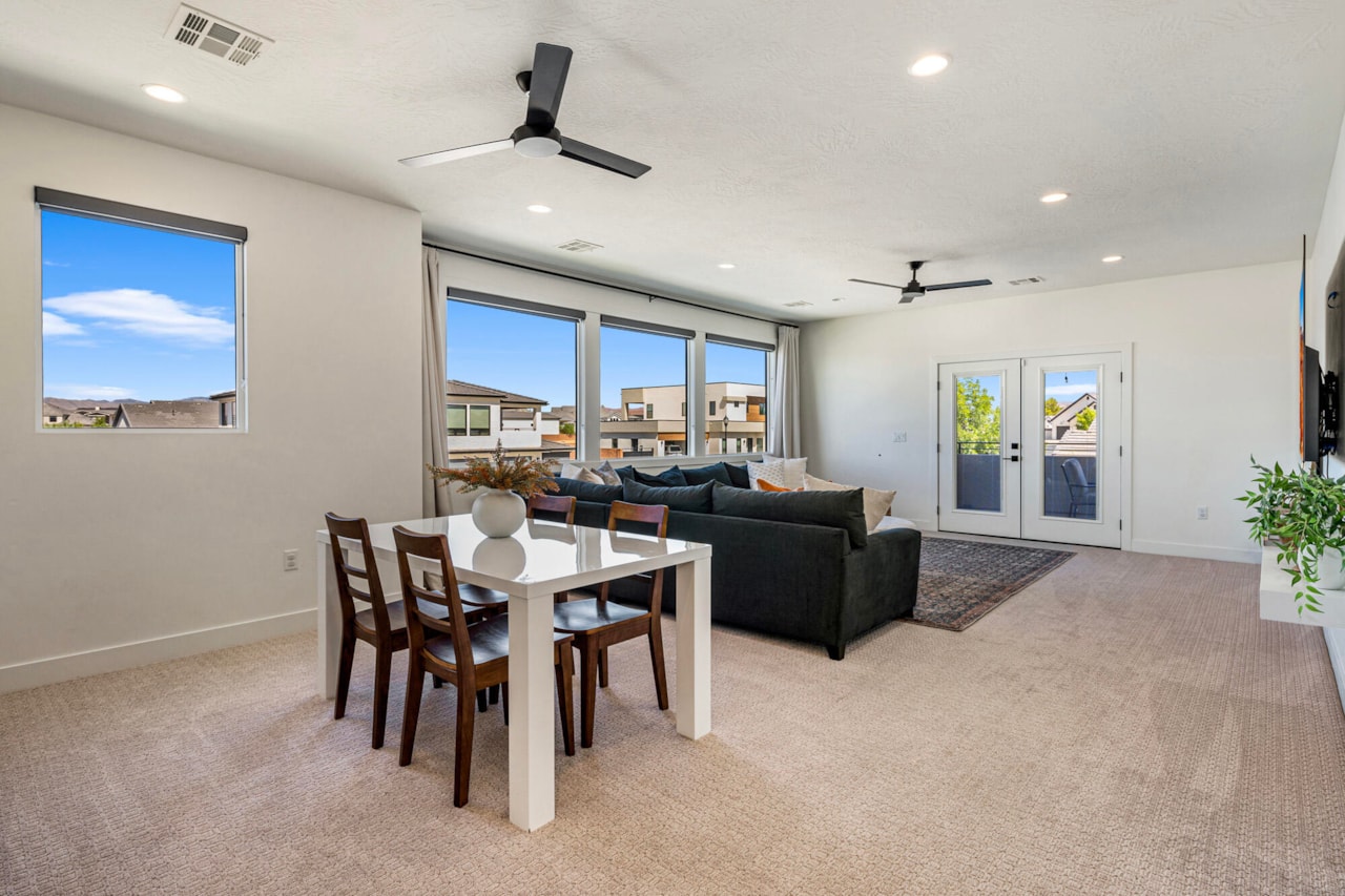 1051 S High Mesa CIR St George, UT 84790 home for sale, MLS#25-263449 - Erika Rogers Photo 13