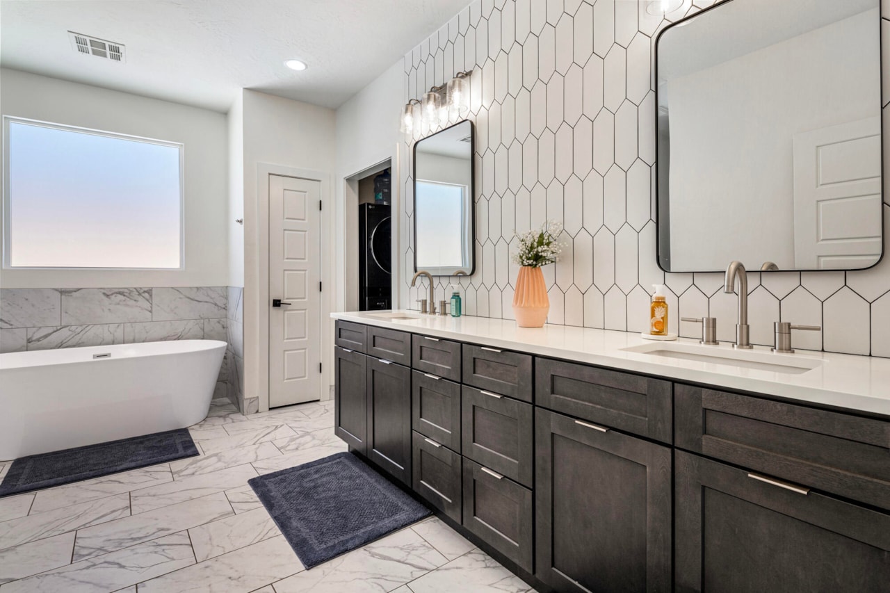 1051 S High Mesa CIR St George, UT 84790 home for sale, MLS#25-263449 - Erika Rogers Photo 16