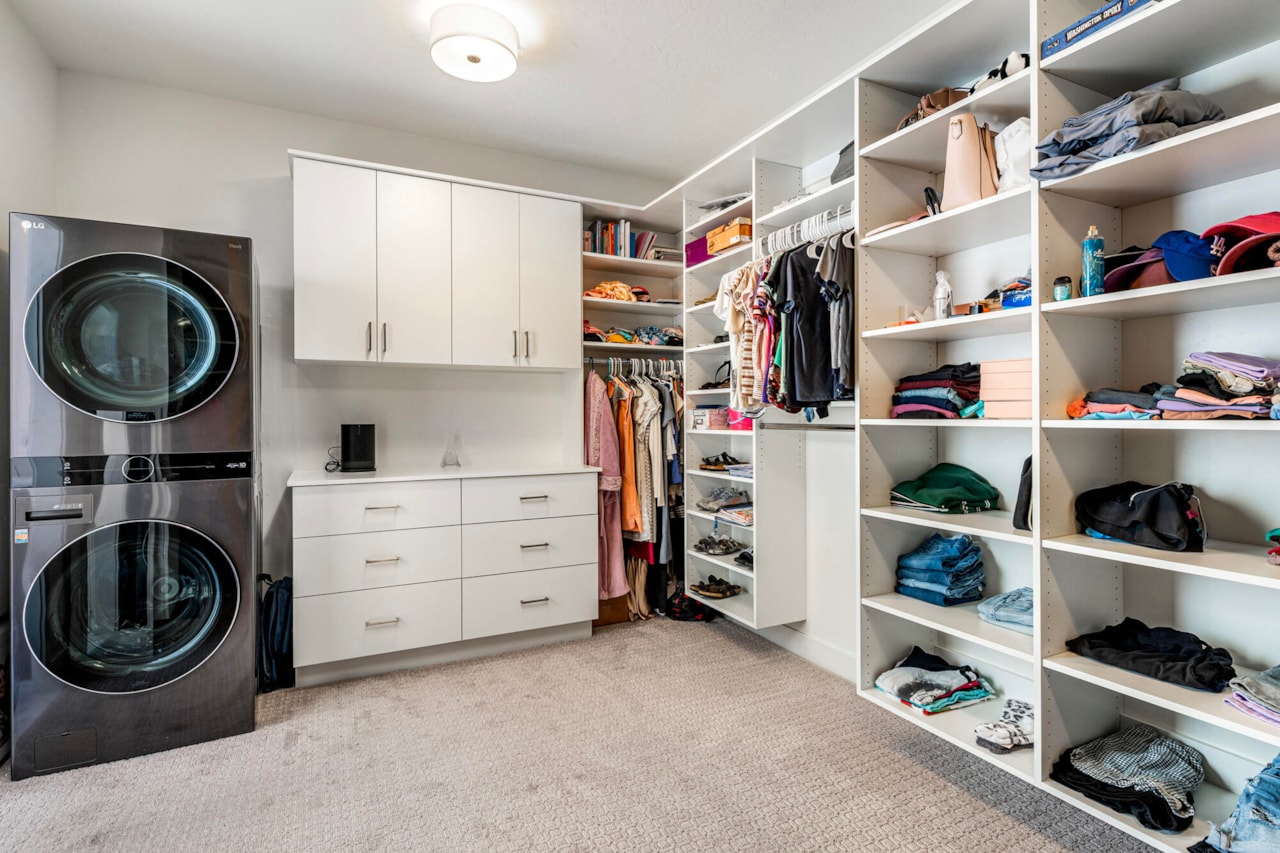 1051 S High Mesa CIR St George, UT 84790 home for sale, MLS#25-263449 - Erika Rogers Photo 17