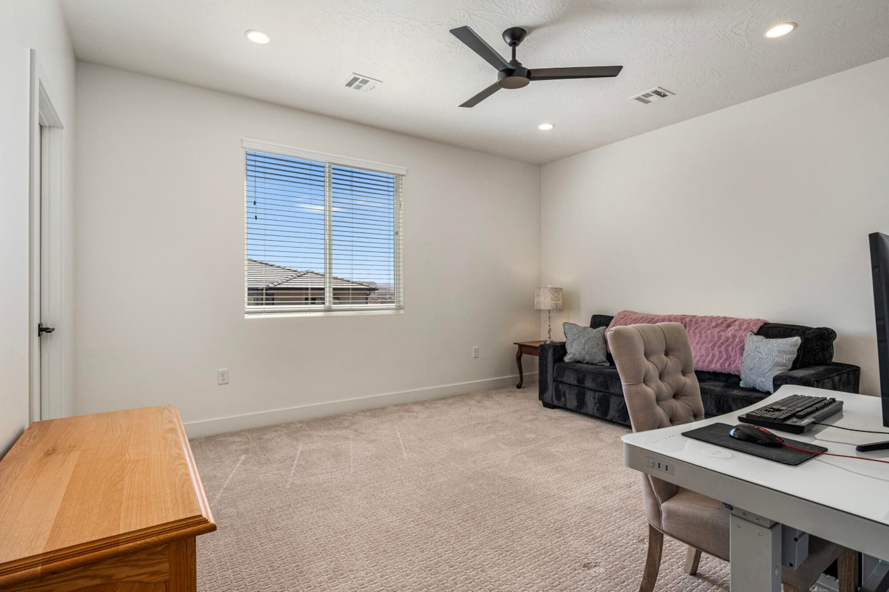 1051 S High Mesa CIR St George, UT 84790 home for sale, MLS#25-263449 - Erika Rogers Photo 21