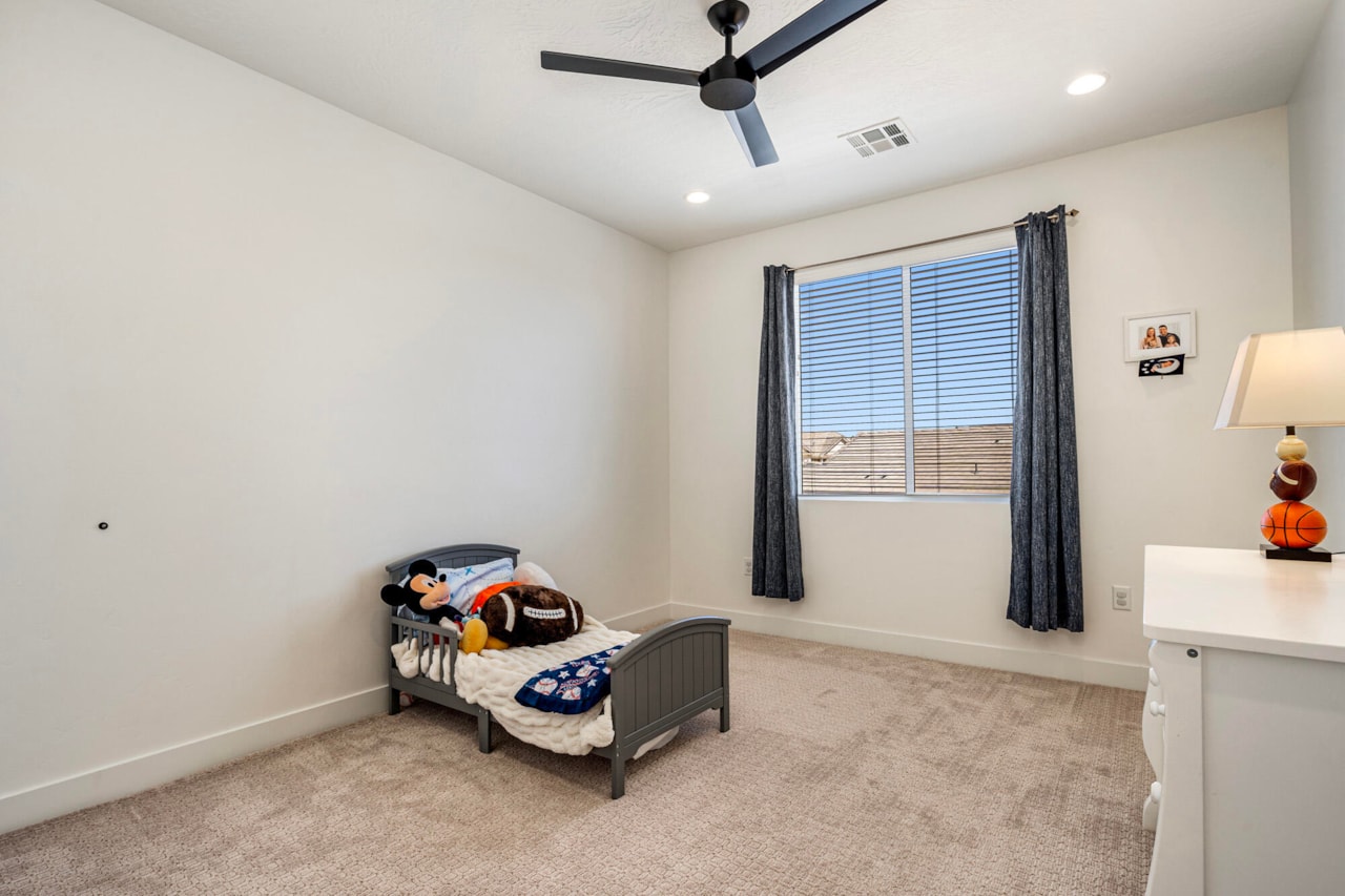 1051 S High Mesa CIR St George, UT 84790 home for sale, MLS#25-263449 - Erika Rogers Photo 25