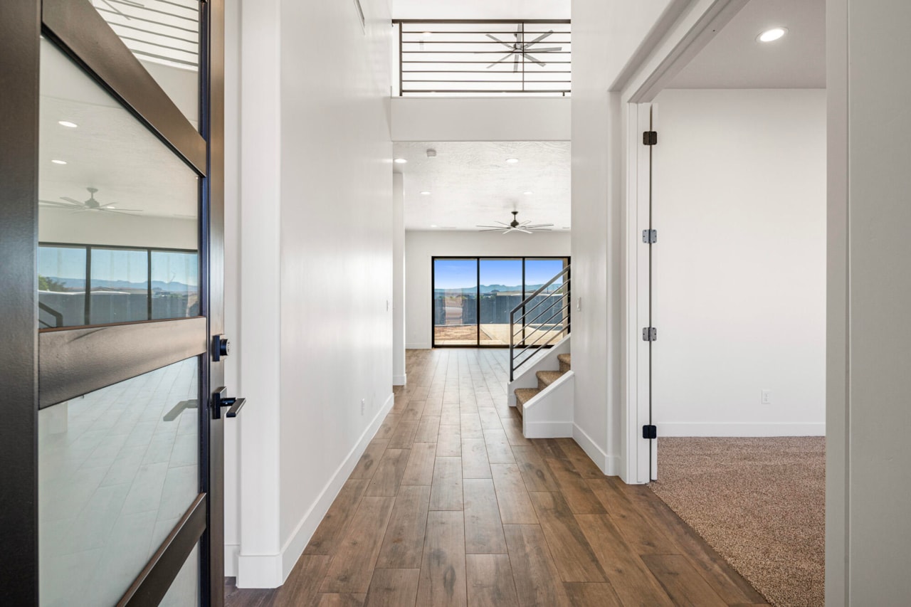 949 S Quick Draw DR Washington, UT 84780 home for sale, MLS#25-263856 - Erika Rogers Photo 4