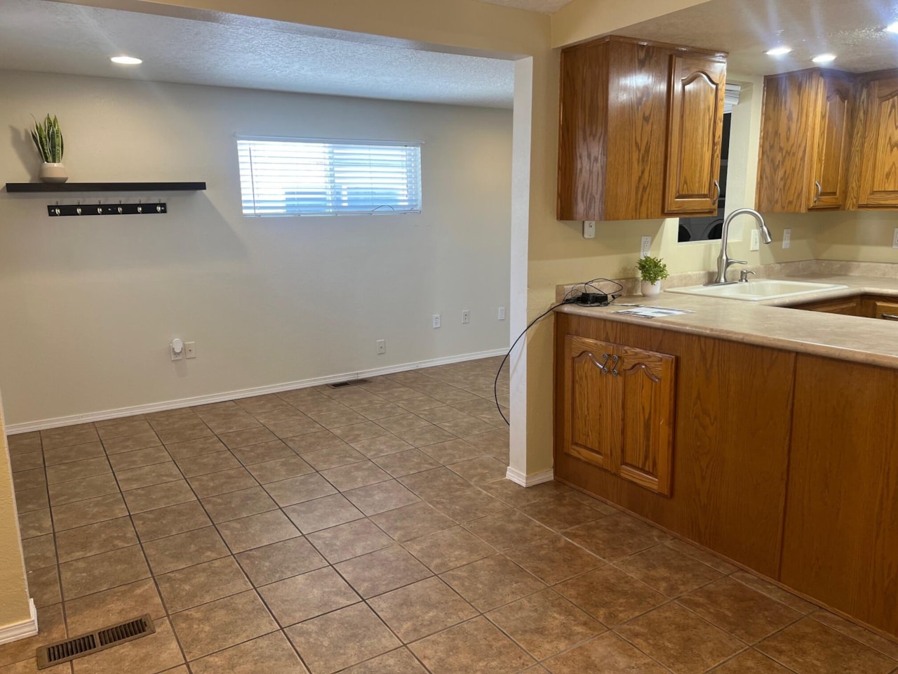 1150 W Red Hills Parkway #141 Washington, UT 84780 home for sale, MLS#25-257661 - Erika Rogers Photo 10