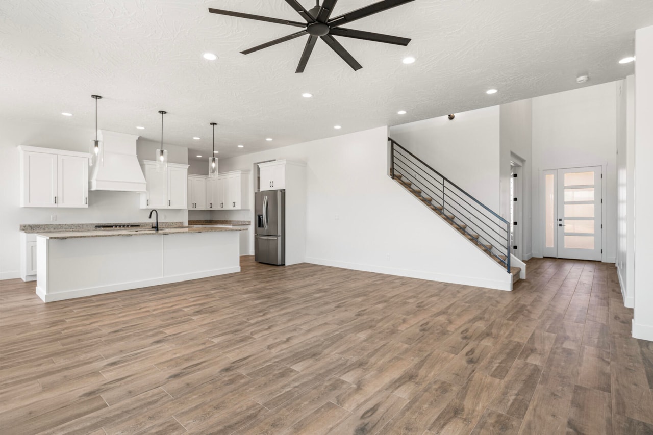 949 S Quick Draw DR Washington, UT 84780 home for sale, MLS#25-263856 - Erika Rogers Photo 7