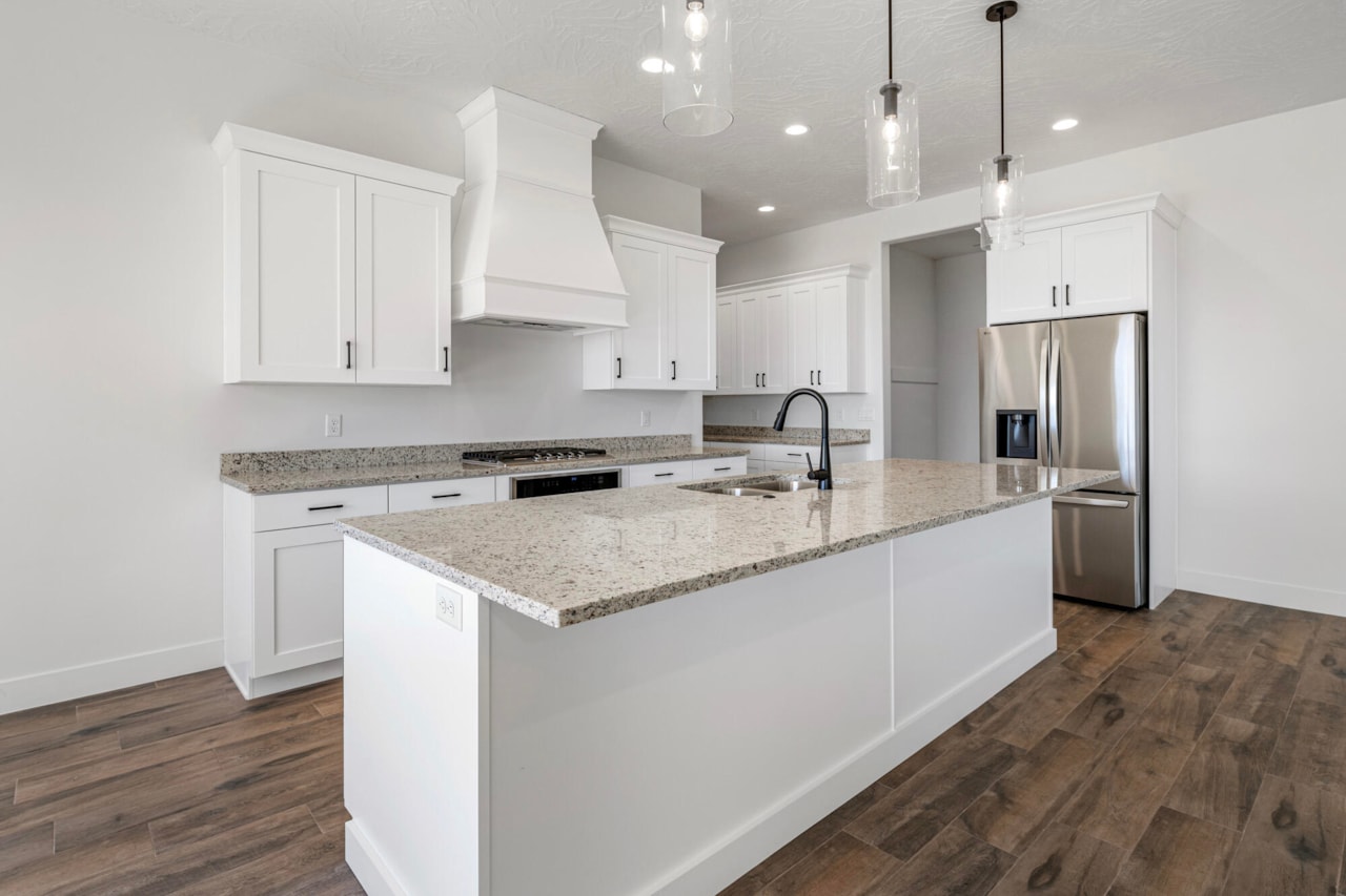 949 S Quick Draw DR Washington, UT 84780 home for sale, MLS#25-263856 - Erika Rogers Photo 8