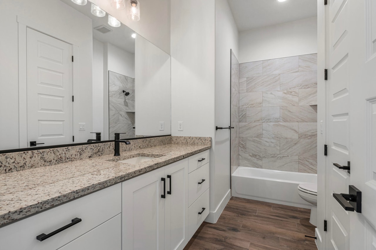 949 S Quick Draw DR Washington, UT 84780 home for sale, MLS#25-263856 - Erika Rogers Photo 16