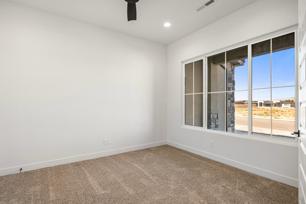 949 S Quick Draw DR Washington, UT 84780 home for sale, MLS#25-263856 - Erika Rogers Photo 17