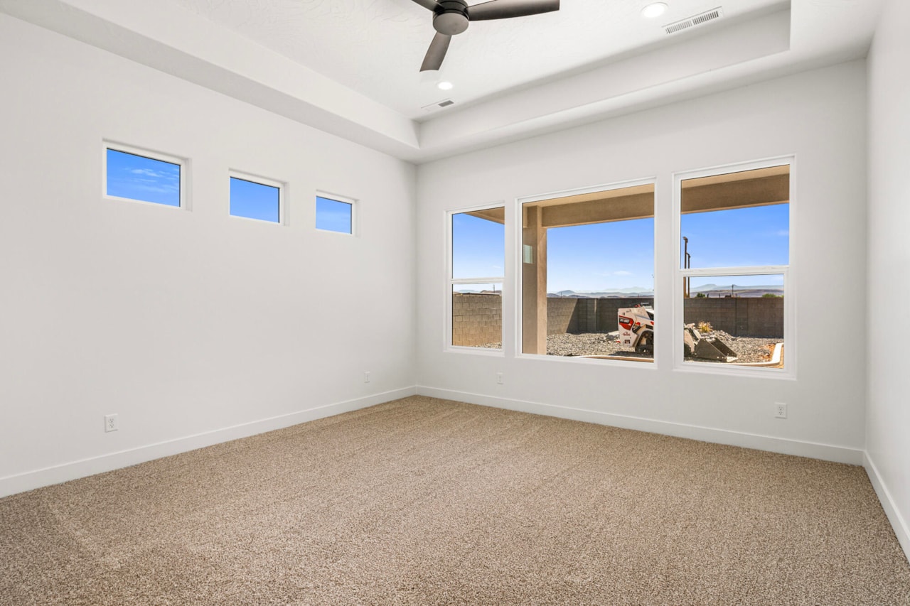 949 S Quick Draw DR Washington, UT 84780 home for sale, MLS#25-263856 - Erika Rogers Photo 19