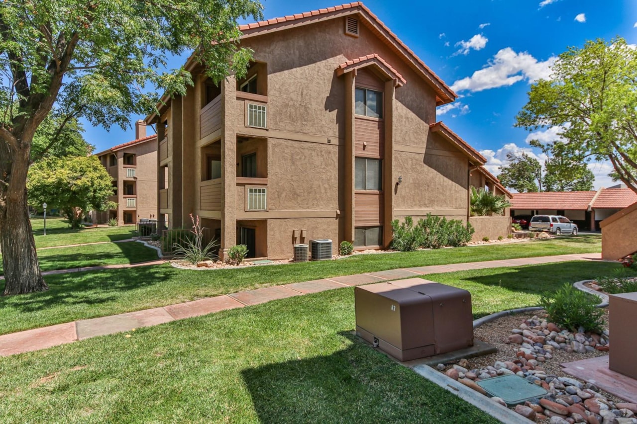 860 S Village RD #F-7 St George, UT 84770 condo for sale, MLS#24-256259 - Erika Rogers Photo 18