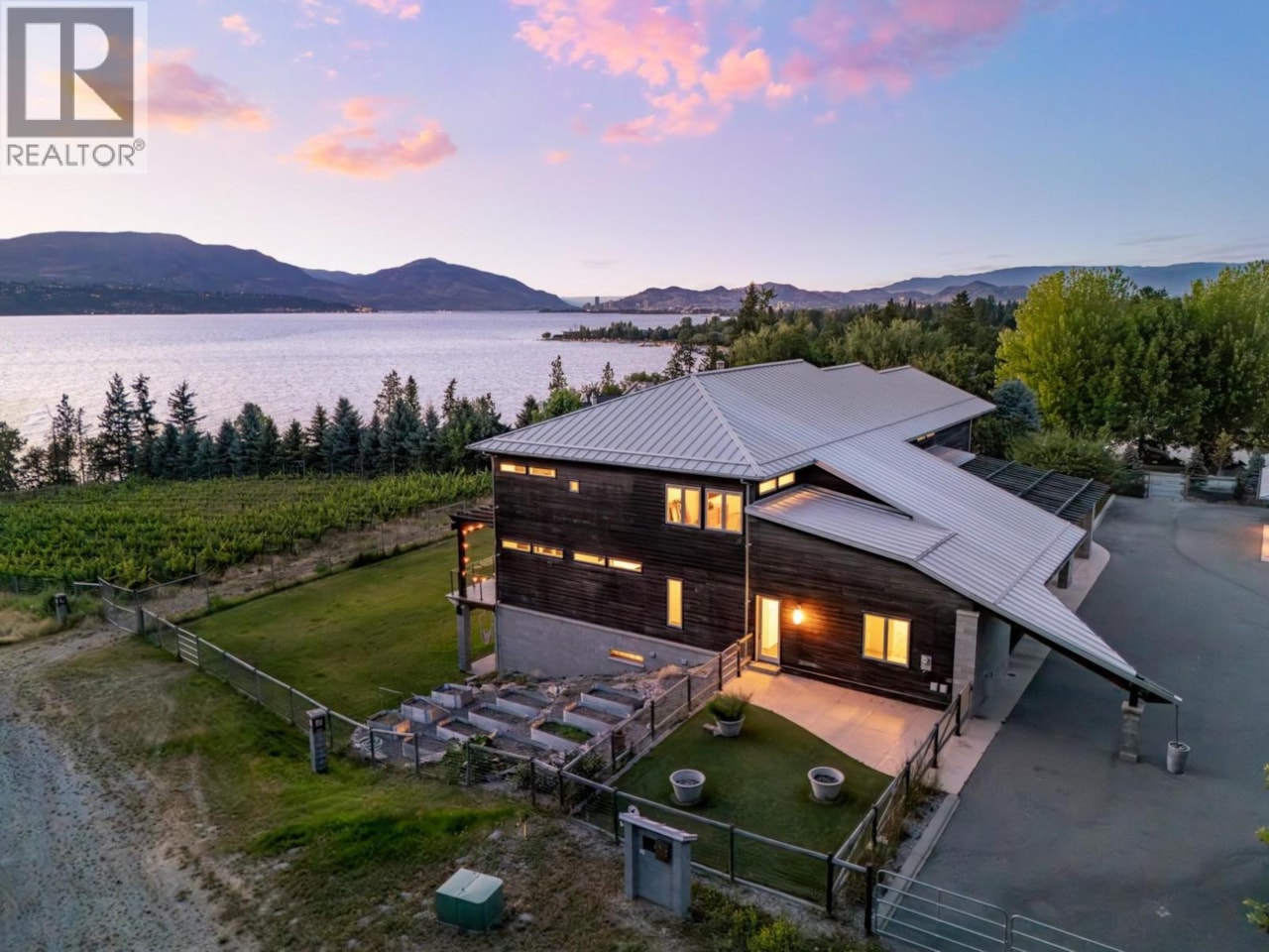 4840 Lakeshore Road, Kelowna, British Columbia V1W4H6
