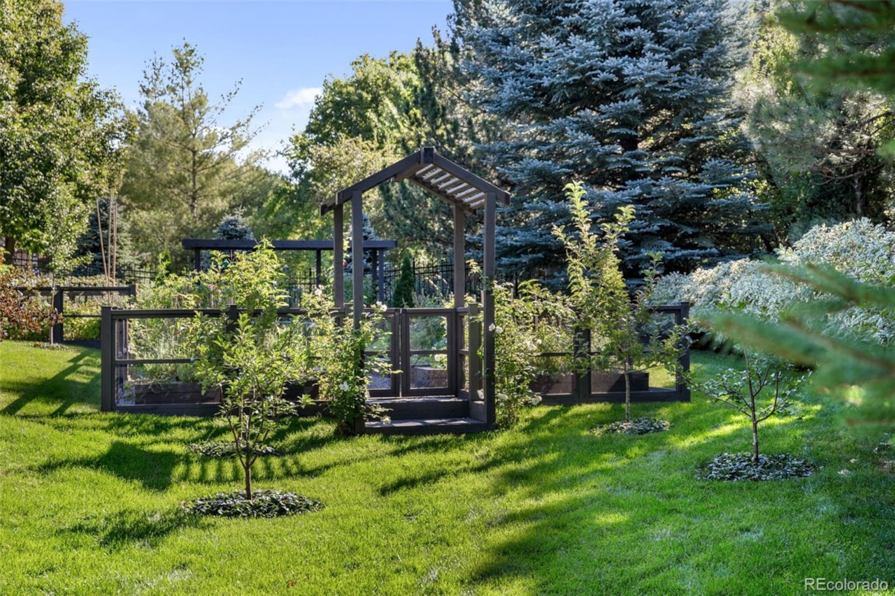 18 Cherry Hills Park Dr Cherry Hills Park Tucked within the guarded and gated Cherry Hills Park community, this 5-bedroom, 8-bath estate... Cherry Hills Village Arapahoe CO 80113 8021230 home for sale $16,595,000 8021230 Photo 30