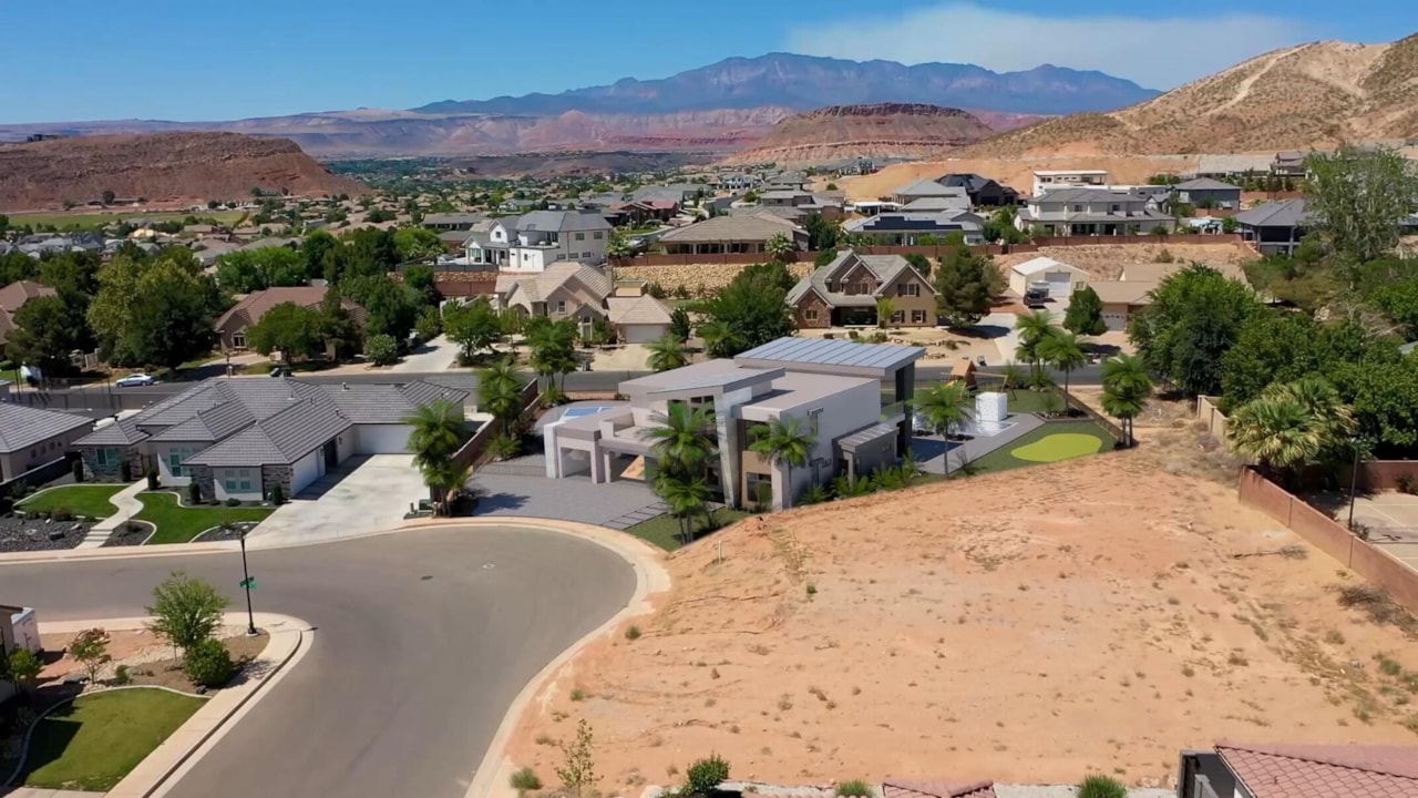 1067 E Bronco DR Washington, UT 84780 home for sale, MLS#25-263881 - Erika Rogers Photo 46