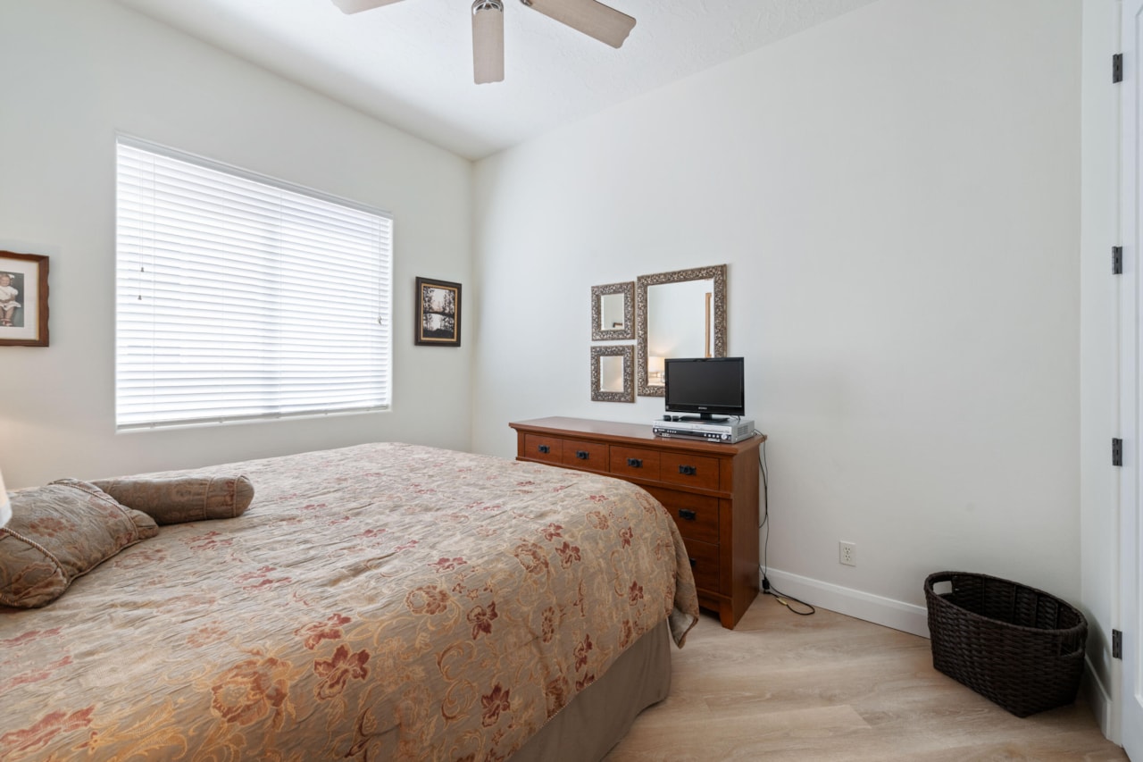 61 Shadow Ridge DR Washington, UT 84780 home for sale, MLS#25-263989 - Erika Rogers Photo 9