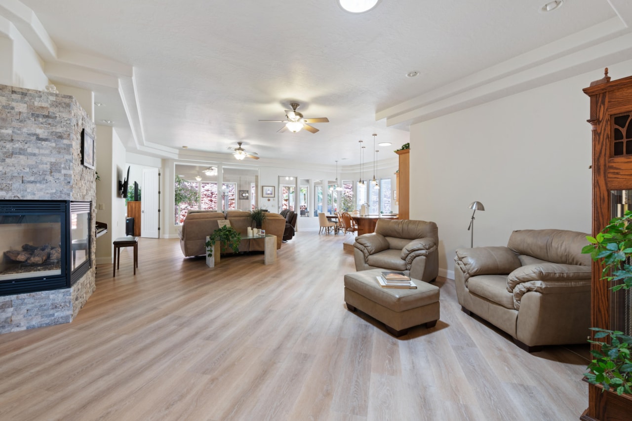 61 Shadow Ridge DR Washington, UT 84780 home for sale, MLS#25-263989 - Erika Rogers Photo 11