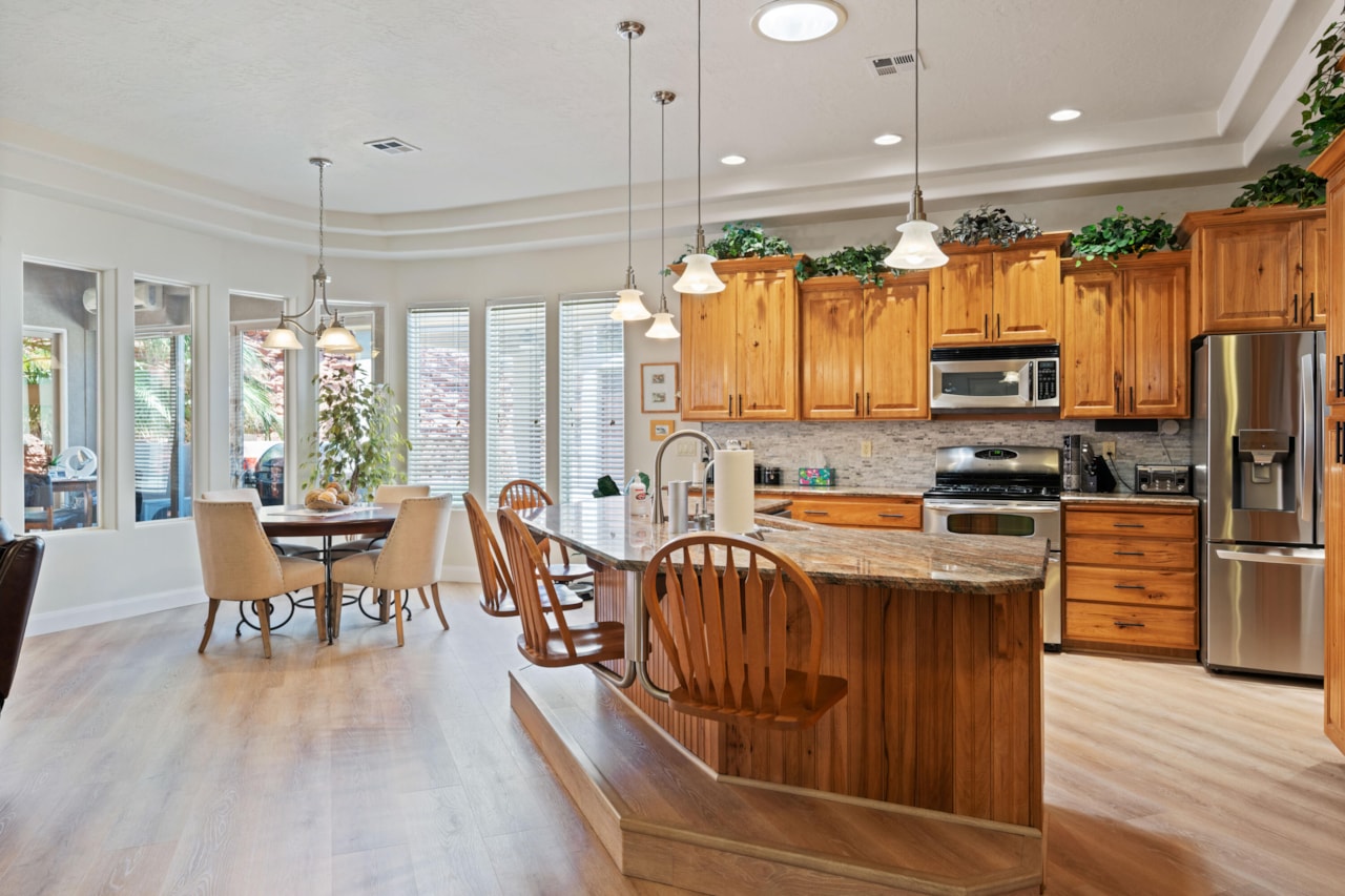 61 Shadow Ridge DR Washington, UT 84780 home for sale, MLS#25-263989 - Erika Rogers Photo 14