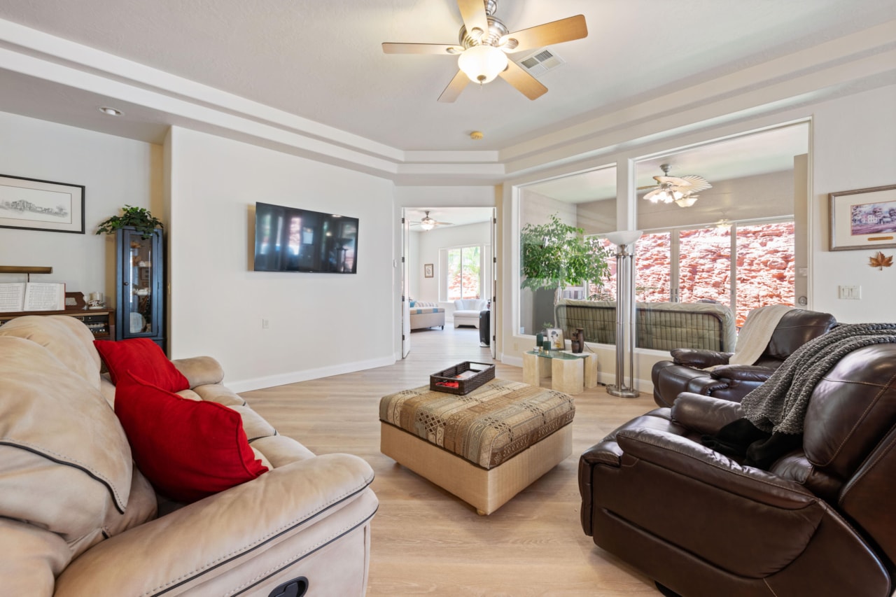 61 Shadow Ridge DR Washington, UT 84780 home for sale, MLS#25-263989 - Erika Rogers Photo 22