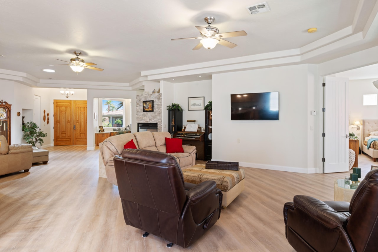 61 Shadow Ridge DR Washington, UT 84780 home for sale, MLS#25-263989 - Erika Rogers Photo 23