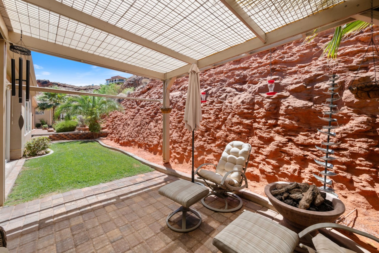 61 Shadow Ridge DR Washington, UT 84780 home for sale, MLS#25-263989 - Erika Rogers Photo 33