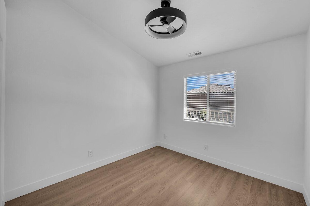 700 N Main ST #L6 Washington, UT 84780 condo for sale, MLS#25-264052 - Erika Rogers Photo 14