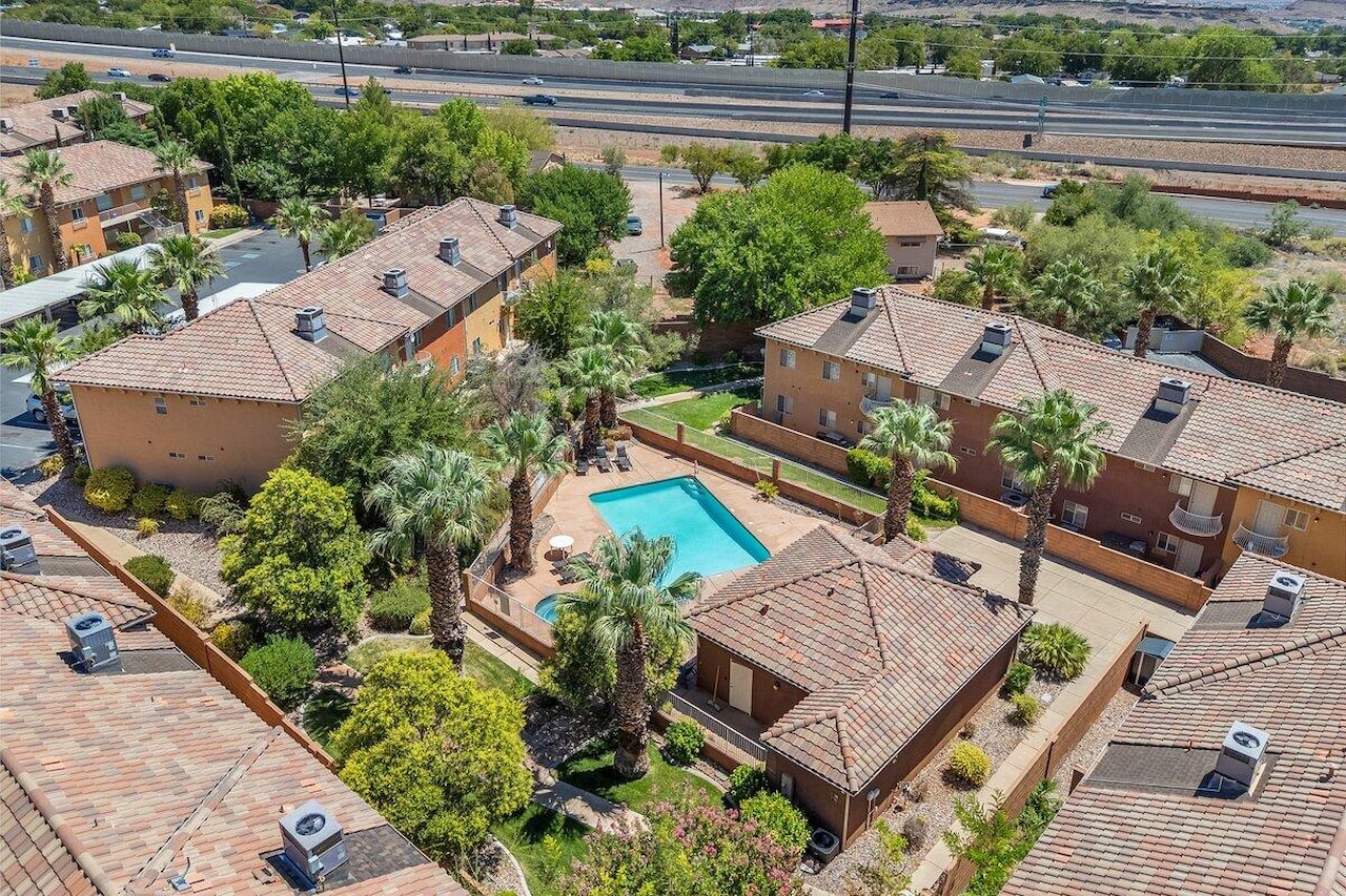 700 N Main ST #L6 Washington, UT 84780 condo for sale, MLS#25-264052 - Erika Rogers Photo 17