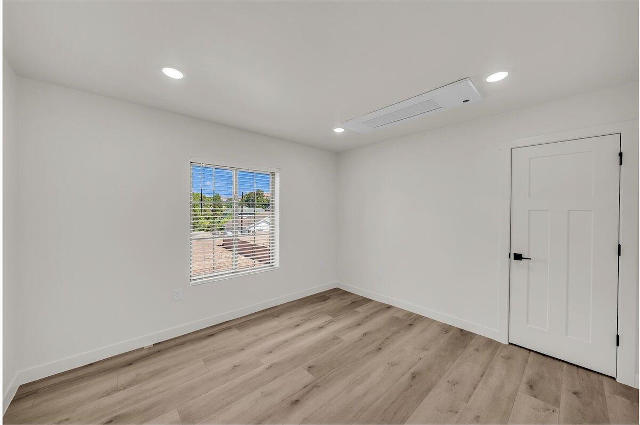 2447 Arrowhead Trl Santa Clara, UT 84765 home for sale, MLS#25-264042 - Erika Rogers Photo 20