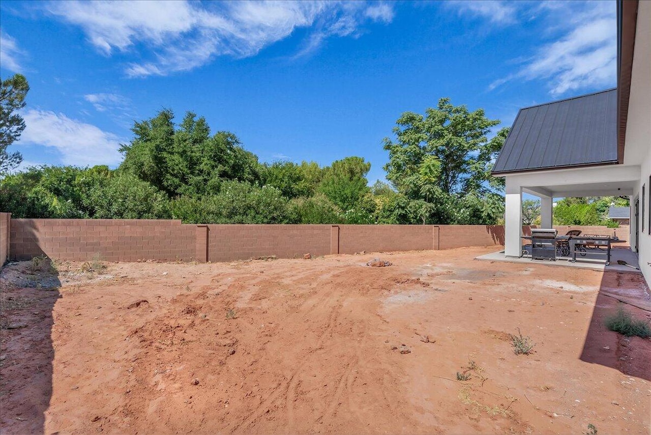 2447 Arrowhead Trl Santa Clara, UT 84765 home for sale, MLS#25-264042 - Erika Rogers Photo 23