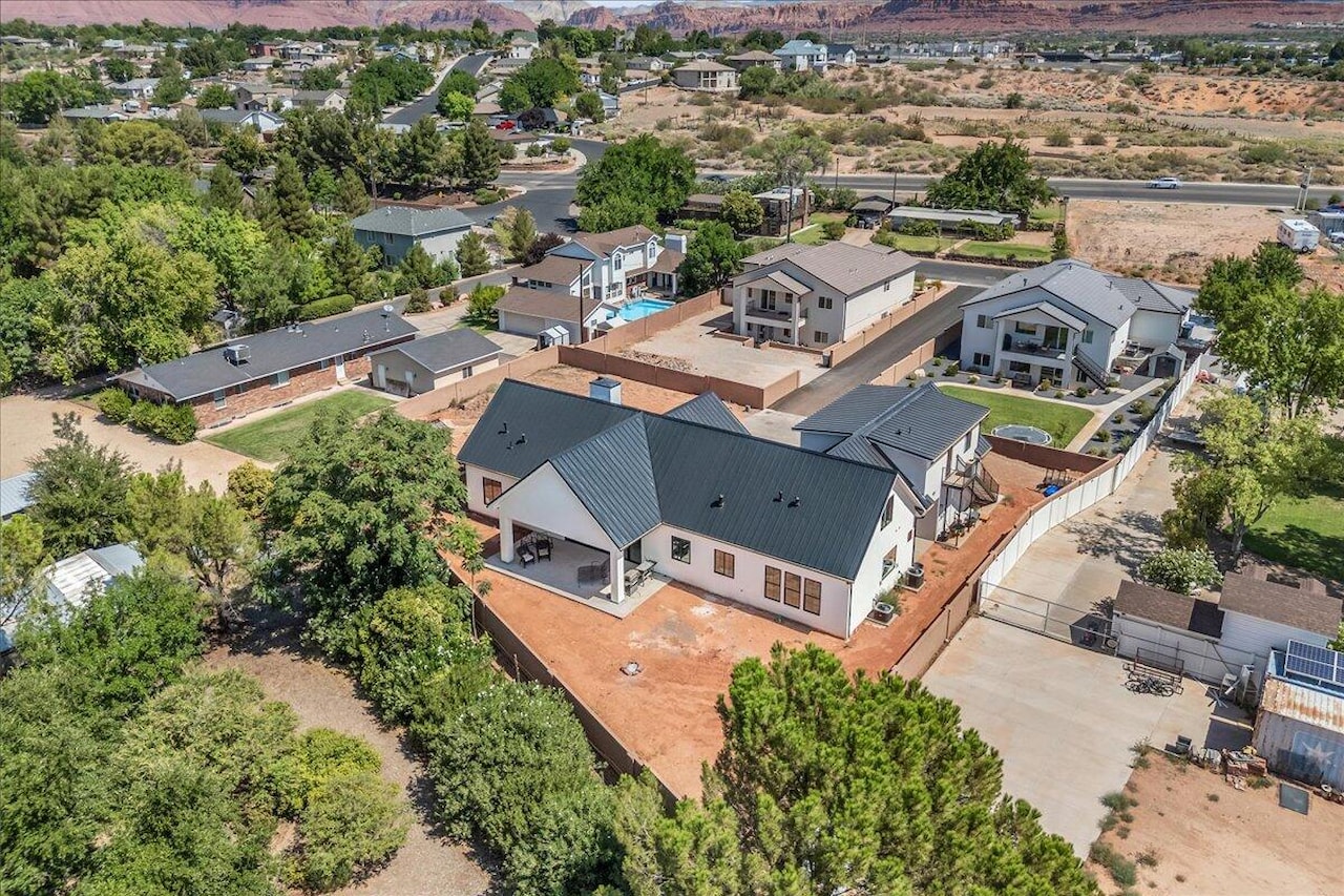 2447 Arrowhead Trl Santa Clara, UT 84765 home for sale, MLS#25-264042 - Erika Rogers Photo 27