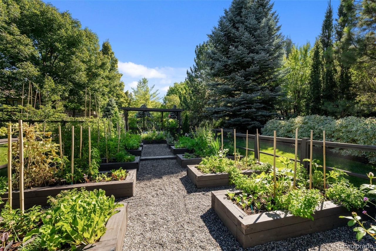 18 Cherry Hills Park Dr Cherry Hills Park Tucked within the guarded and gated Cherry Hills Park community, this 5-bedroom, 8-bath estate... Cherry Hills Village Arapahoe CO 80113 8021230 home for sale $16,595,000 8021230 Photo 31