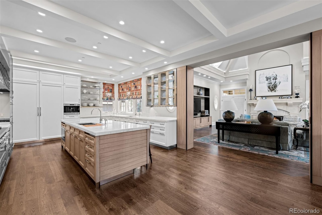 18 Cherry Hills Park Dr Cherry Hills Park Tucked within the guarded and gated Cherry Hills Park community, this 5-bedroom, 8-bath estate... Cherry Hills Village Arapahoe CO 80113 8021230 home for sale $16,595,000 8021230 Photo 9