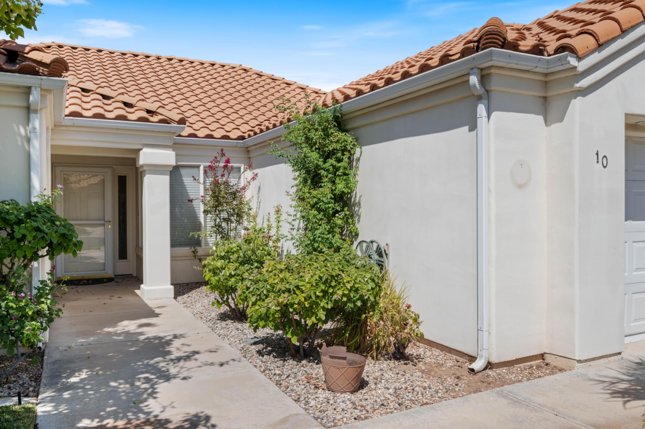 356 N Cactus LN #Unit 10 Washington, UT 84780 home for sale, MLS#25-264254 - Erika Rogers Photo 3