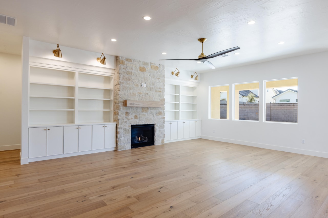 714 Chloe LN Washington, UT 84780 home for sale, MLS#25-258470 - Erika Rogers Photo 7