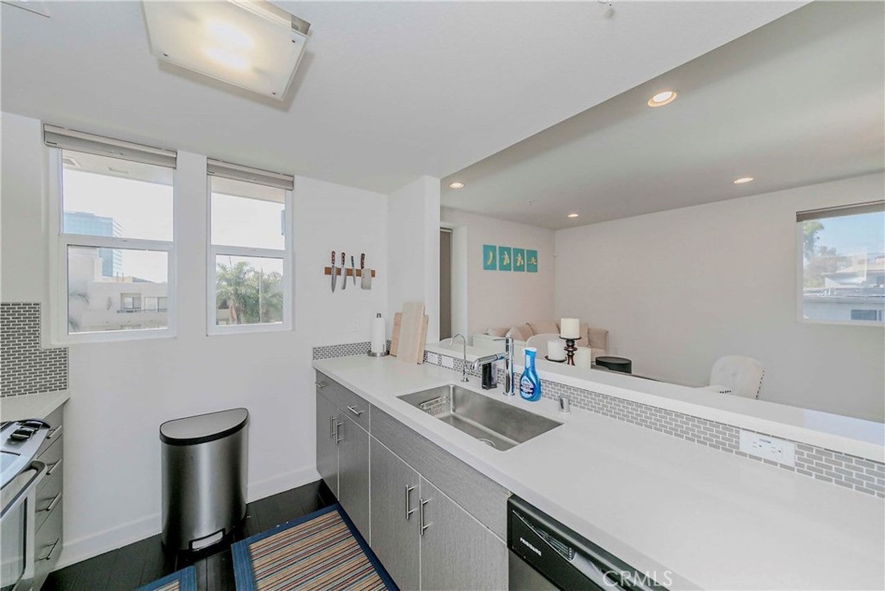 436 S Virgil Ave #403 Los Angeles, CA 90020 | MLS PW25185551 Photo 5