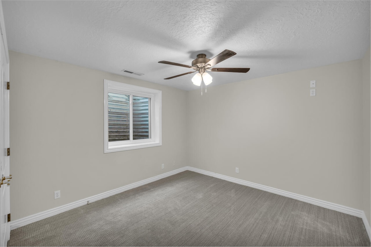 1659 S Cobblestone LN St George, UT 84790 home for sale, MLS#25-264305 - Erika Rogers Photo 18