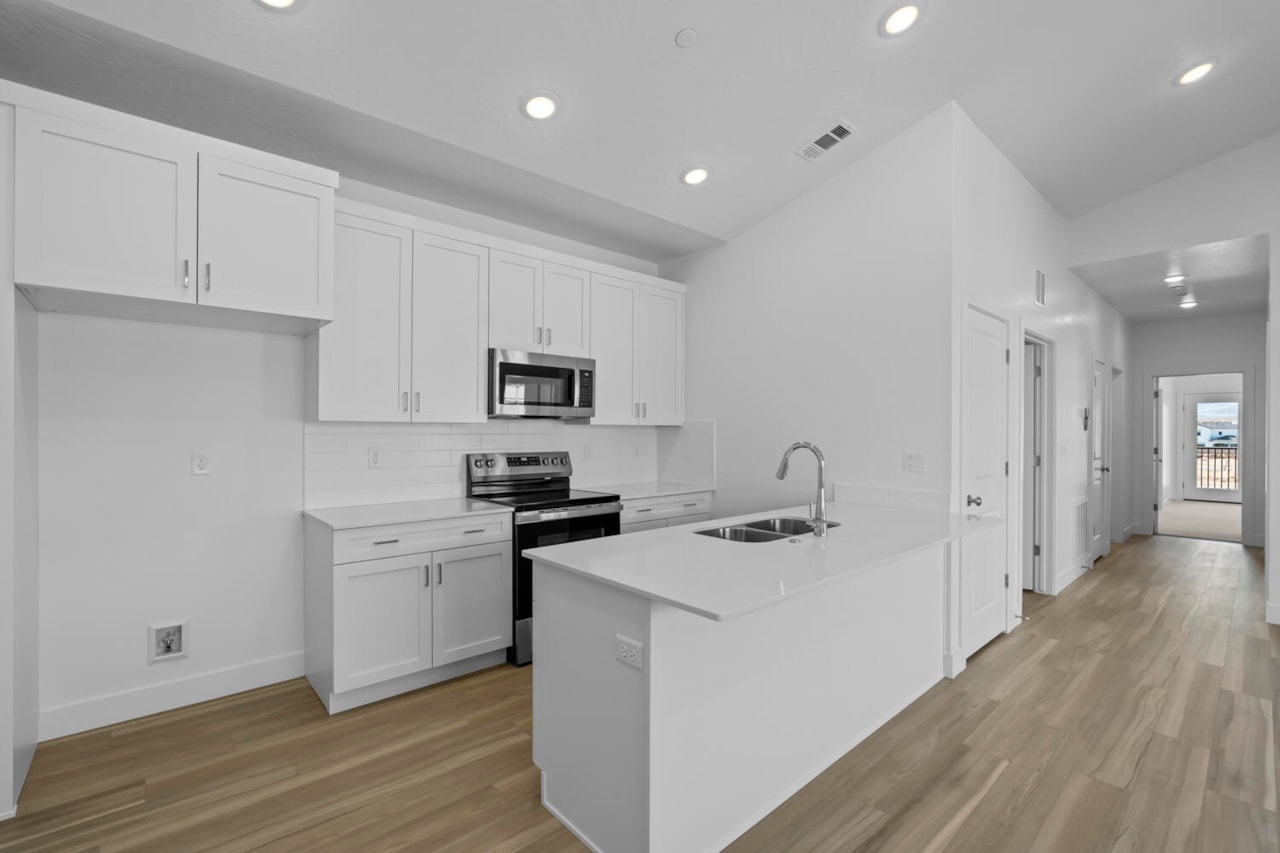 6051 Silver Birch LN #7-301 St George, UT 84790 condo for sale, MLS#25-264301 - Erika Rogers Photo 6