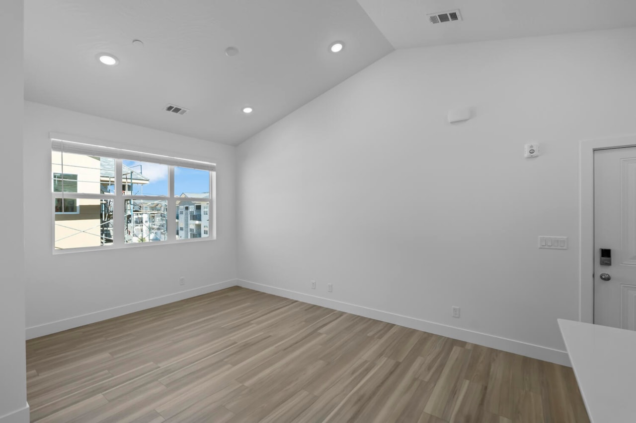 6051 Silver Birch LN #7-301 St George, UT 84790 condo for sale, MLS#25-264301 - Erika Rogers Photo 10