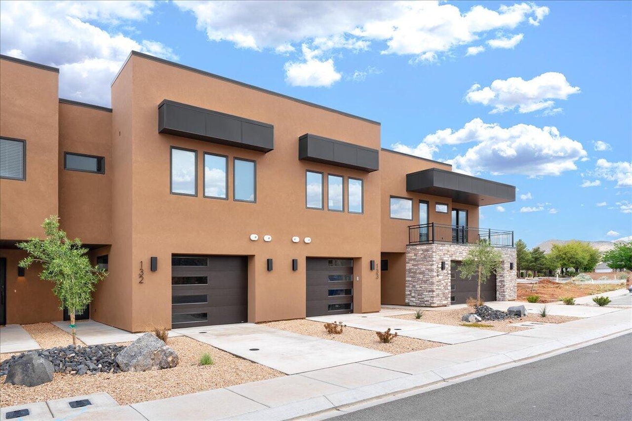 1624 W Ledges #134 St George, UT 84770 home for sale, MLS#25-262140 - Erika Rogers Photo 2