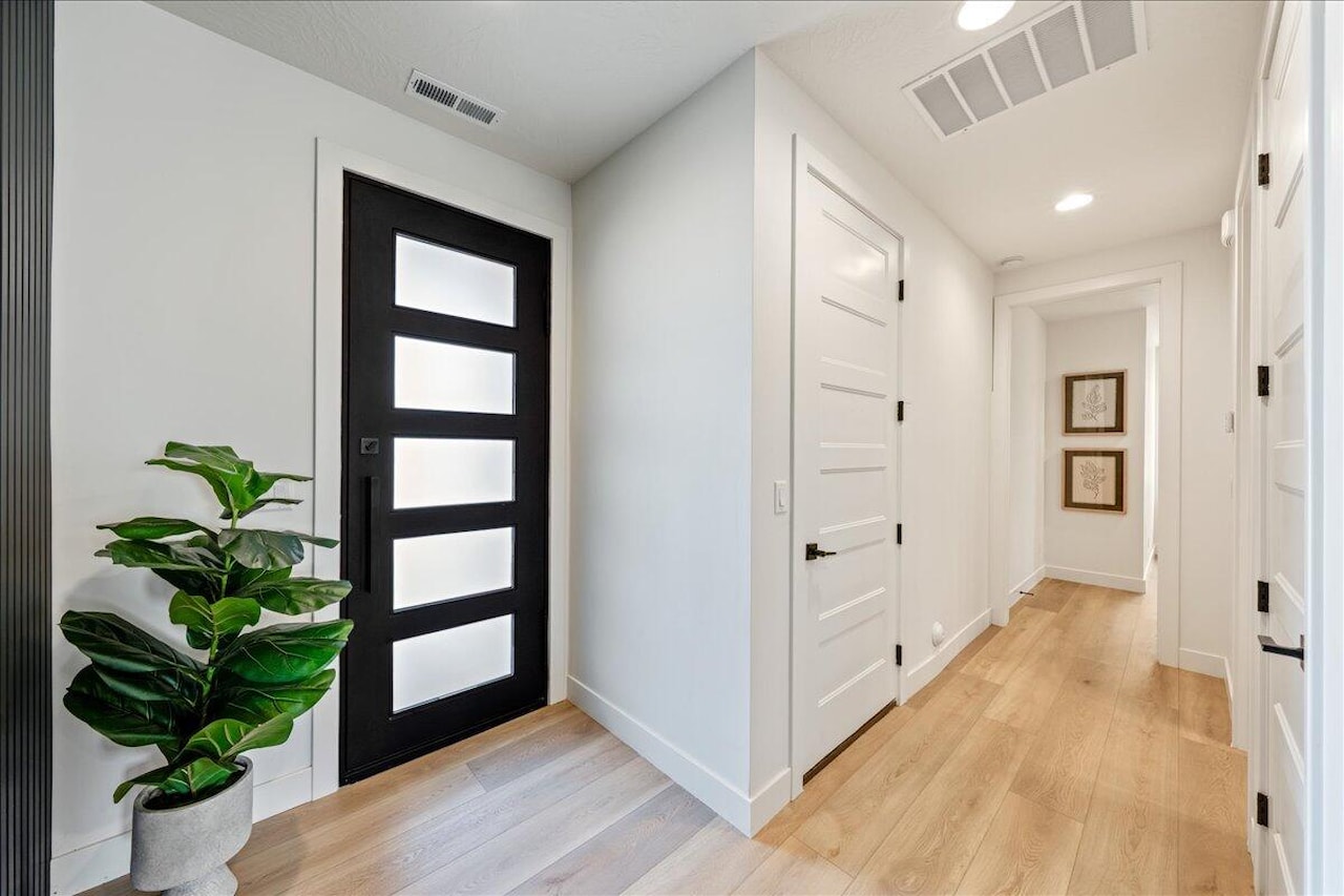 1624 W Ledges #134 St George, UT 84770 home for sale, MLS#25-262140 - Erika Rogers Photo 9