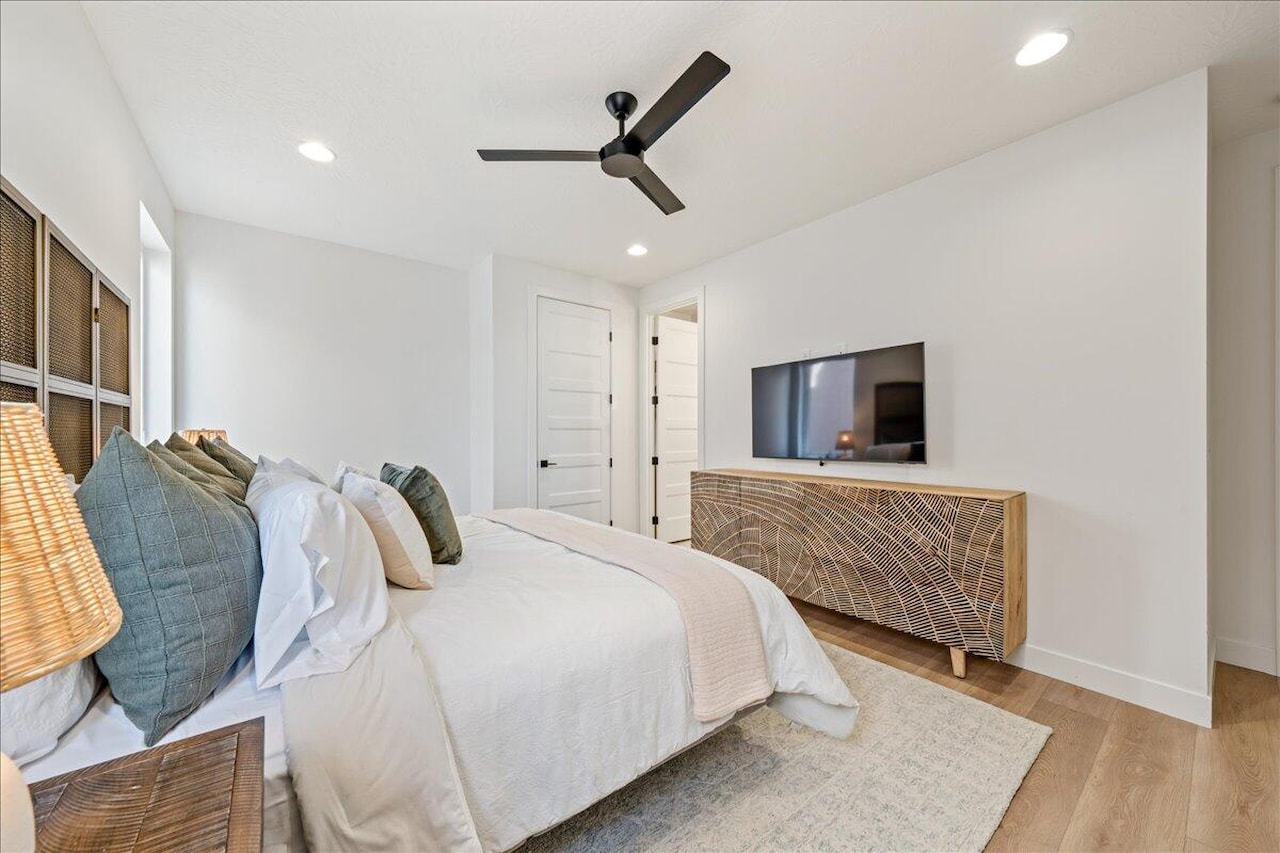 1624 W Ledges #134 St George, UT 84770 home for sale, MLS#25-262140 - Erika Rogers Photo 14