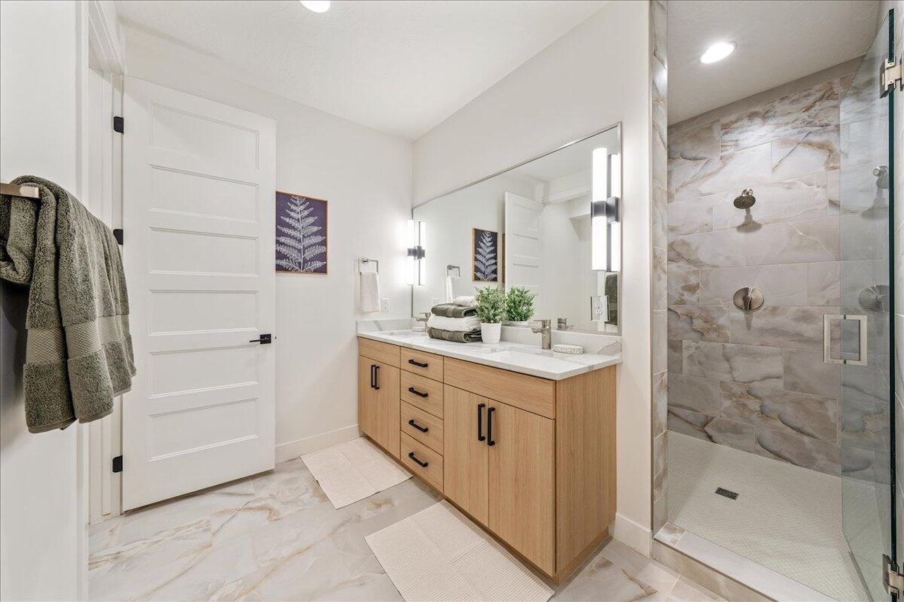 1624 W Ledges #134 St George, UT 84770 home for sale, MLS#25-262140 - Erika Rogers Photo 17