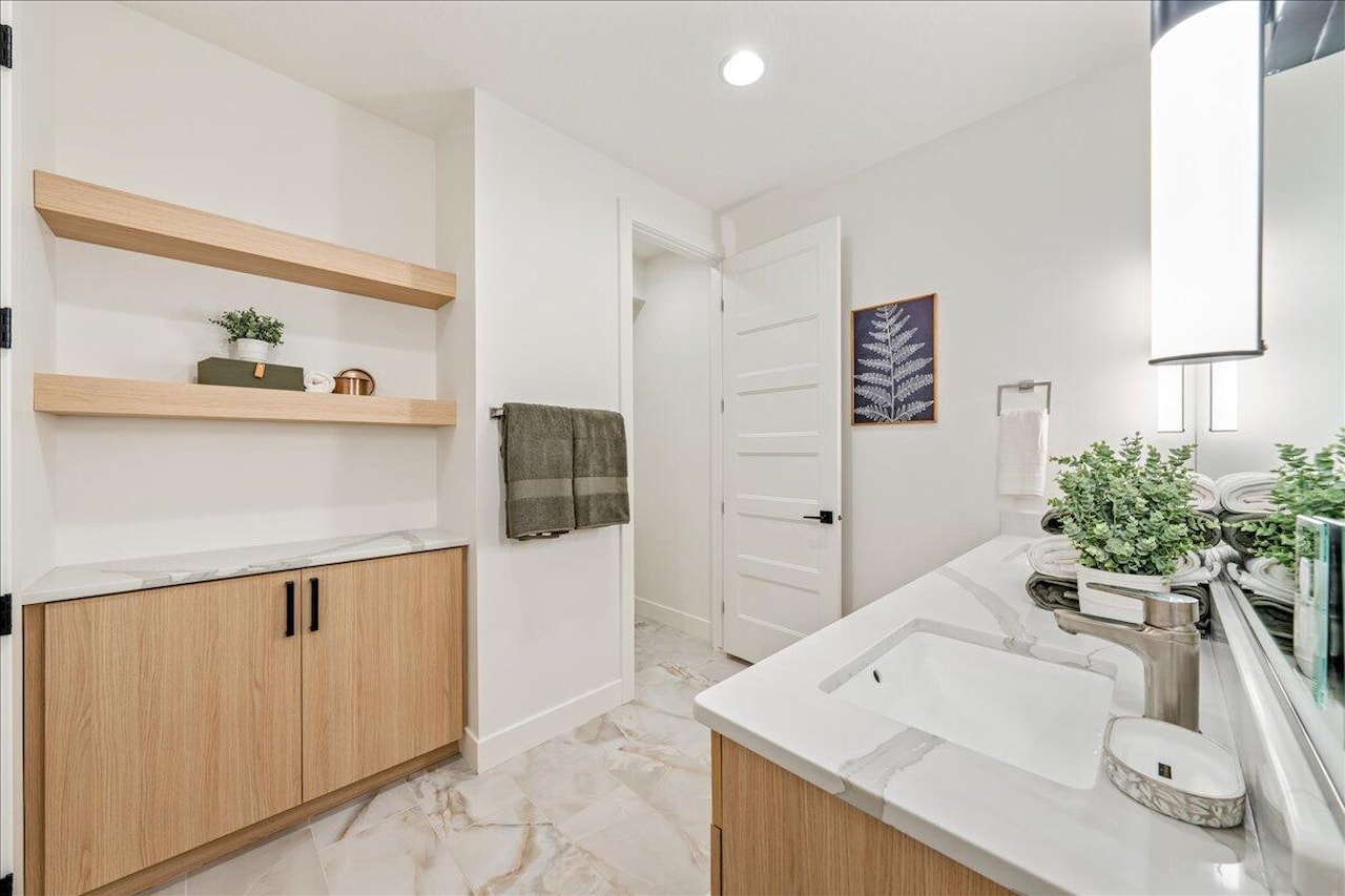 1624 W Ledges #134 St George, UT 84770 home for sale, MLS#25-262140 - Erika Rogers Photo 19