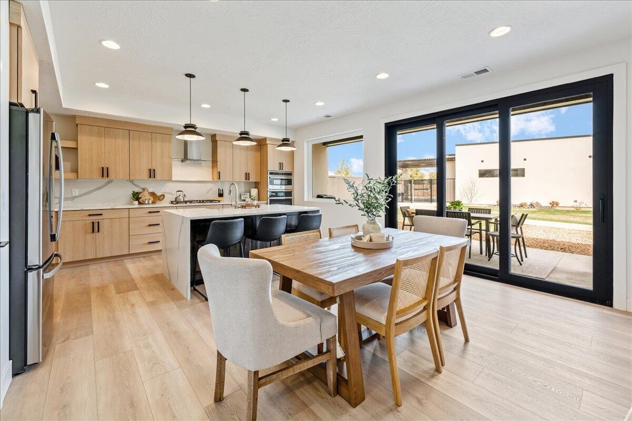 1624 W Ledges #134 St George, UT 84770 home for sale, MLS#25-262140 - Erika Rogers Photo 25