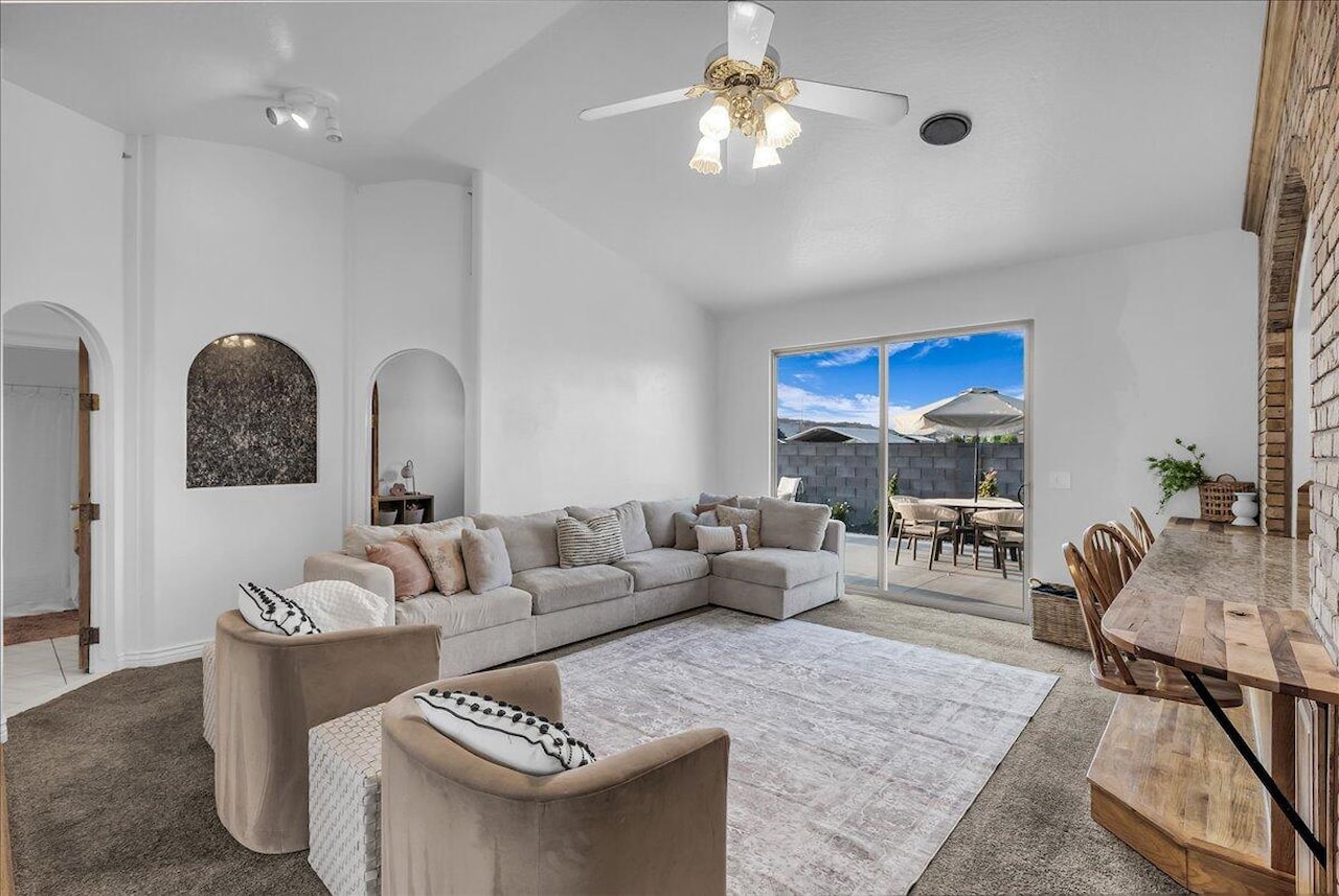 2669 E 3200 S St George, UT 84790 home for sale, MLS#25-264317 - Erika Rogers Photo 17