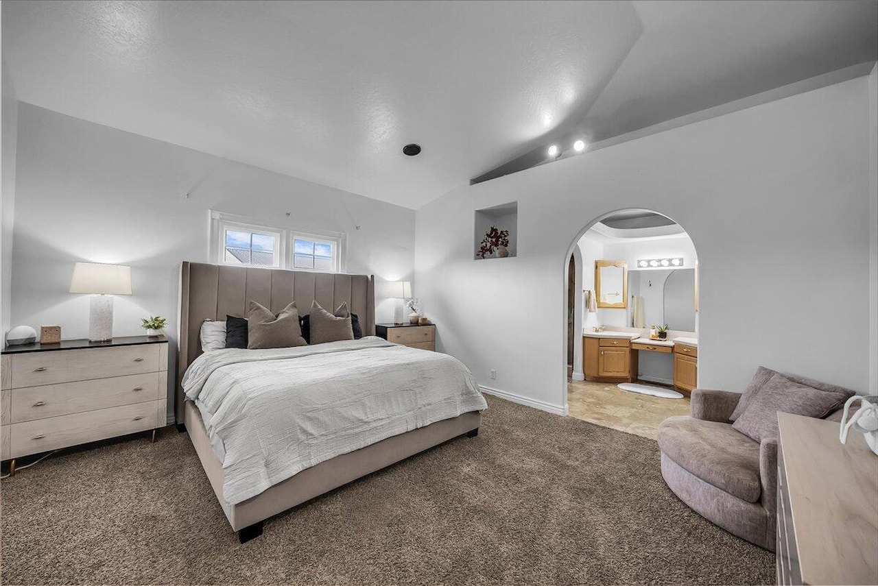 2669 E 3200 S St George, UT 84790 home for sale, MLS#25-264317 - Erika Rogers Photo 22