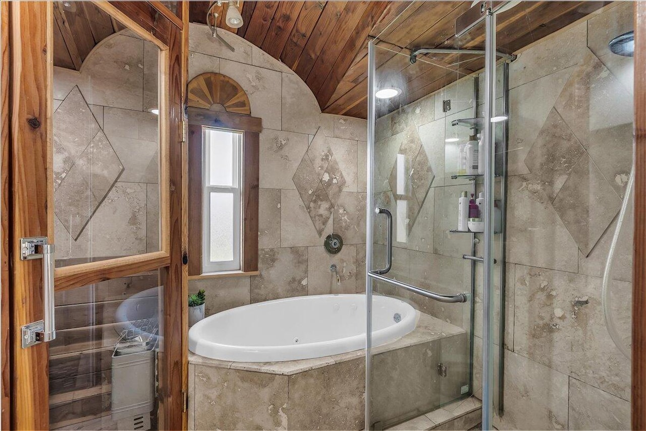 2669 E 3200 S St George, UT 84790 home for sale, MLS#25-264317 - Erika Rogers Photo 24