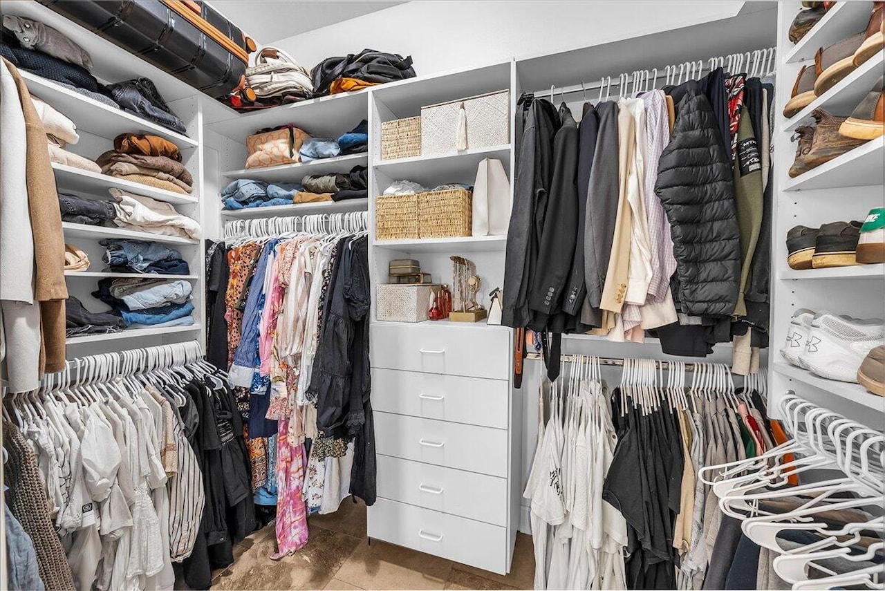 2669 E 3200 S St George, UT 84790 home for sale, MLS#25-264317 - Erika Rogers Photo 25