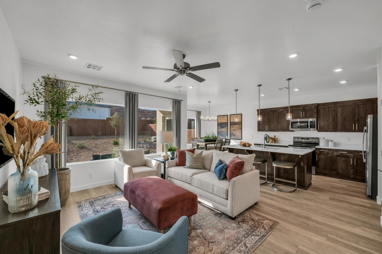 332 S Deep Creek DR Washington, UT 84780 home for sale, MLS#25-264372 - Erika Rogers Photo 5