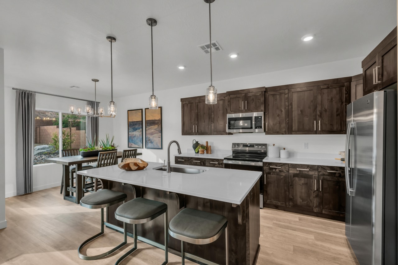 332 S Deep Creek DR Washington, UT 84780 home for sale, MLS#25-264372 - Erika Rogers Photo 7