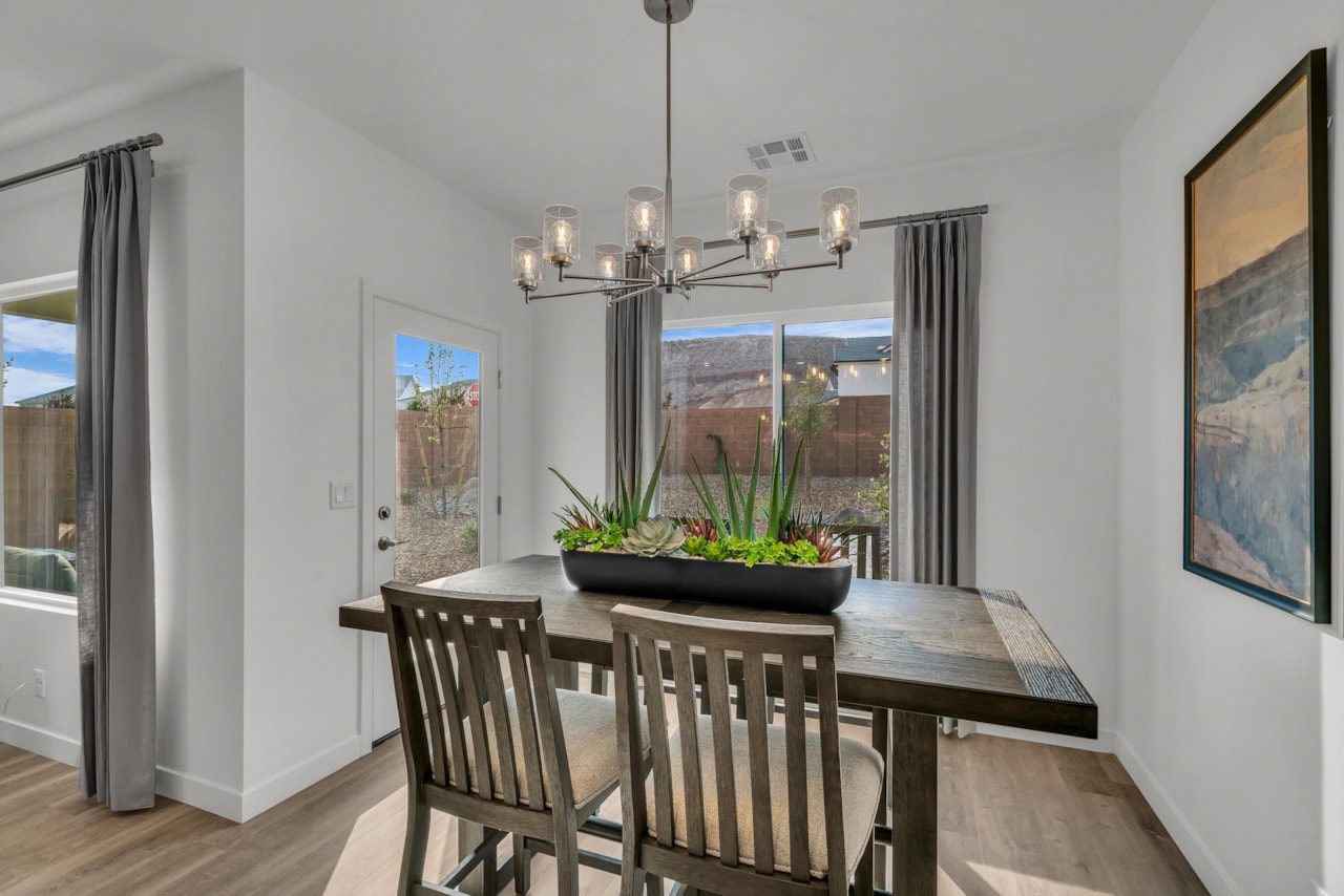 332 S Deep Creek DR Washington, UT 84780 home for sale, MLS#25-264372 - Erika Rogers Photo 10