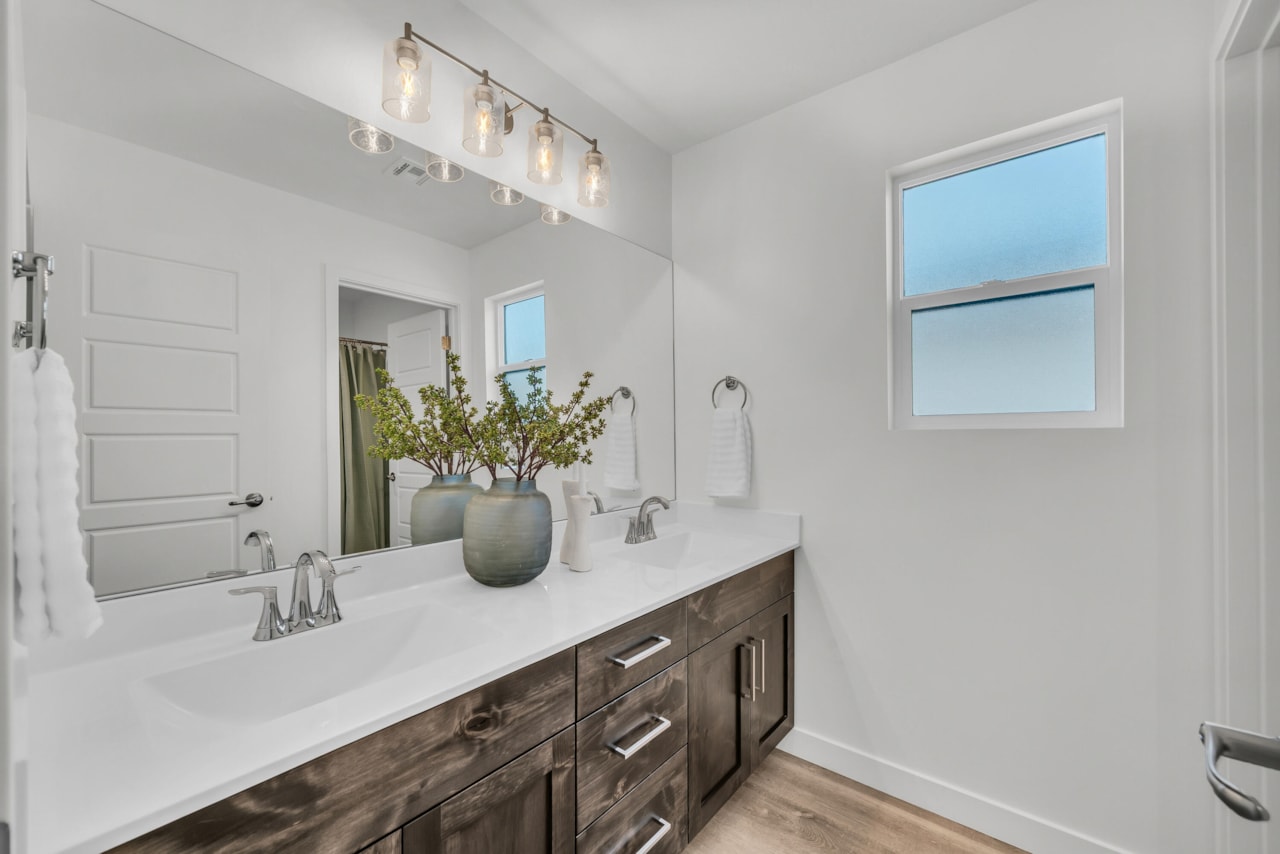 332 S Deep Creek DR Washington, UT 84780 home for sale, MLS#25-264372 - Erika Rogers Photo 22